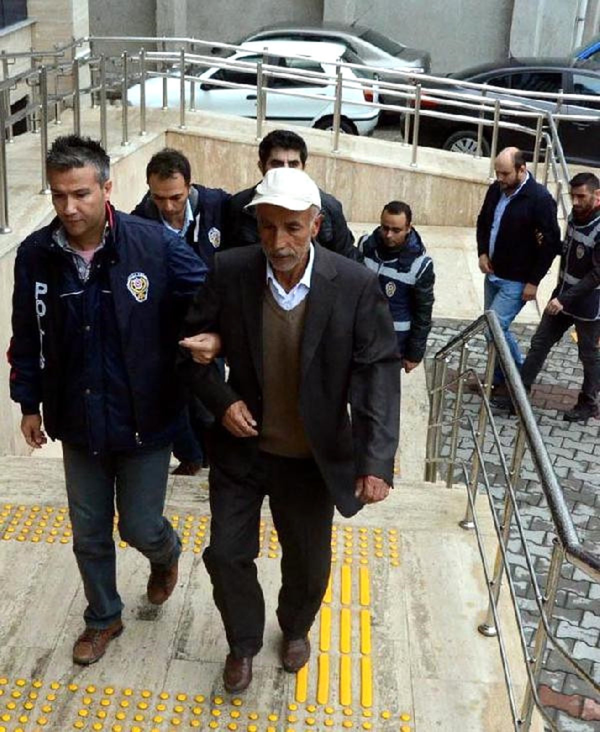 Zonguldak\'ta Fetö\'den 15 Kişi Adliyede