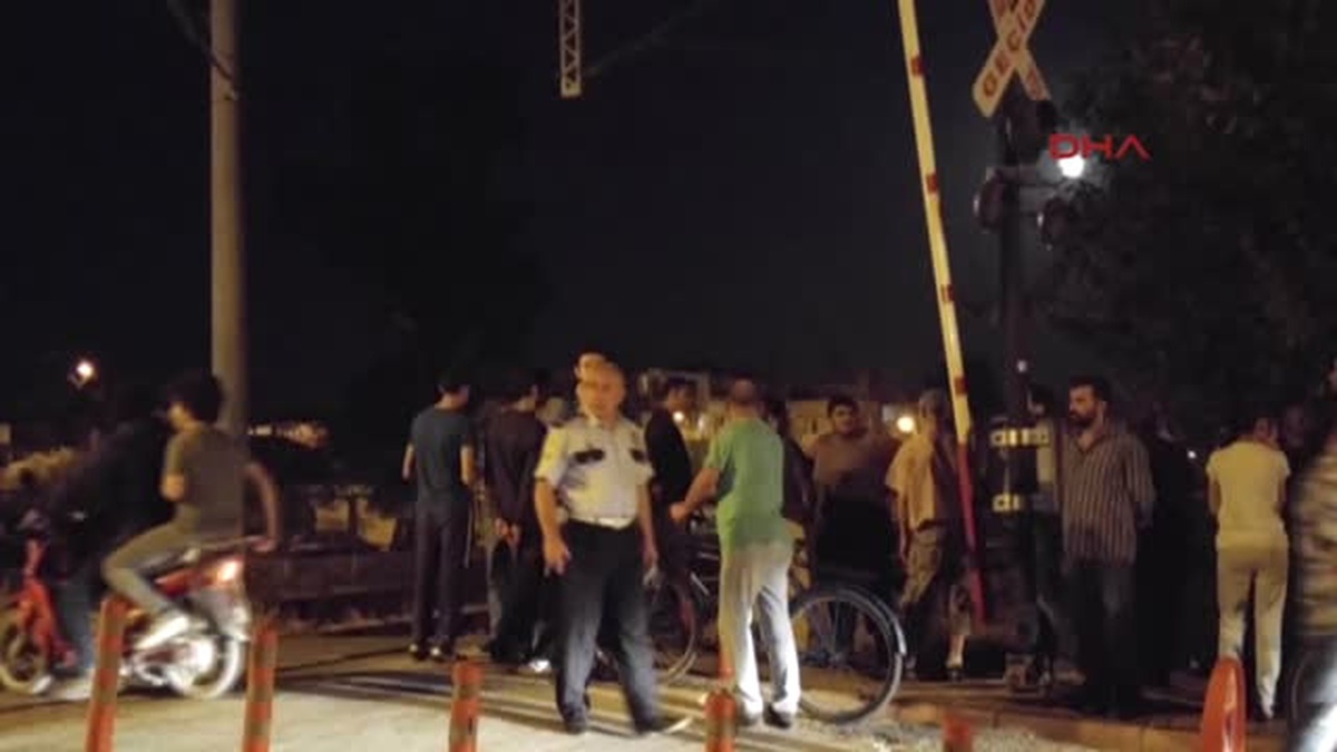 Adana Trenin Çarptığı Bisikletli Öldü