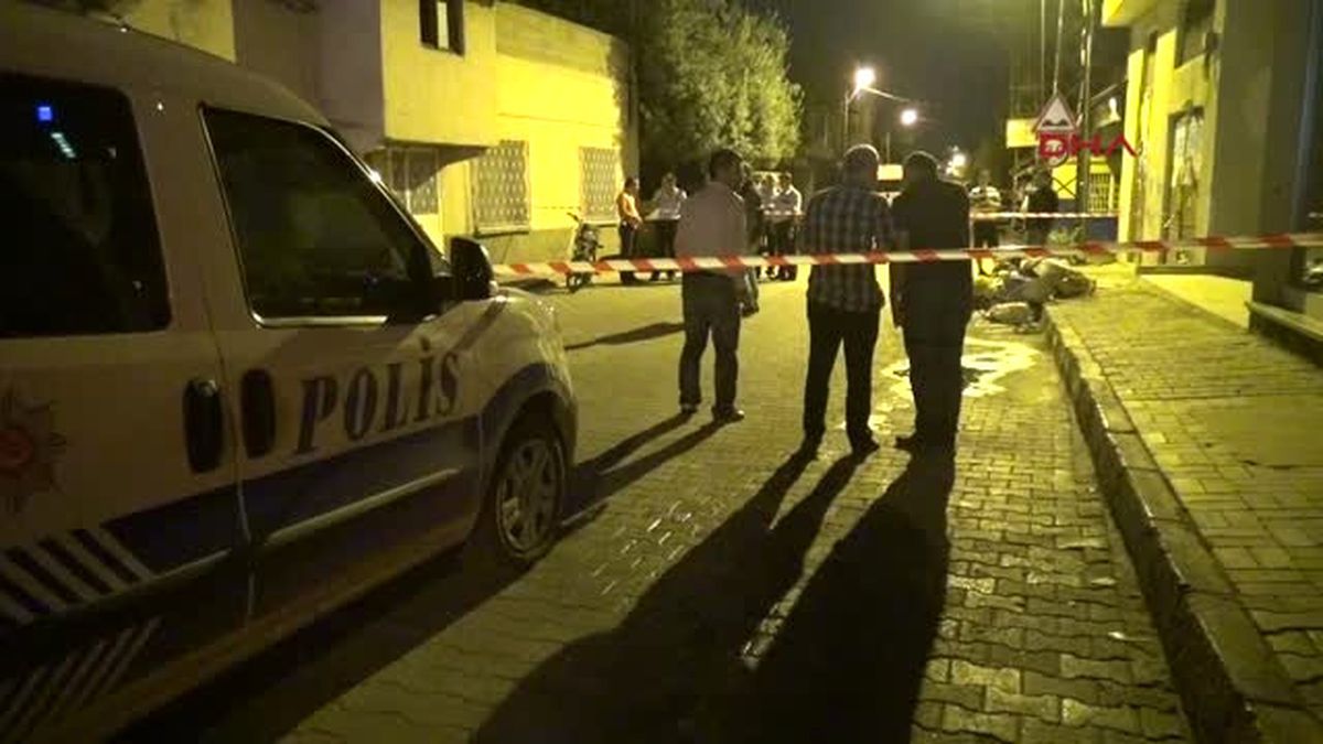 Adana - Yolunu Kesip Tabancayla Öldürdüler