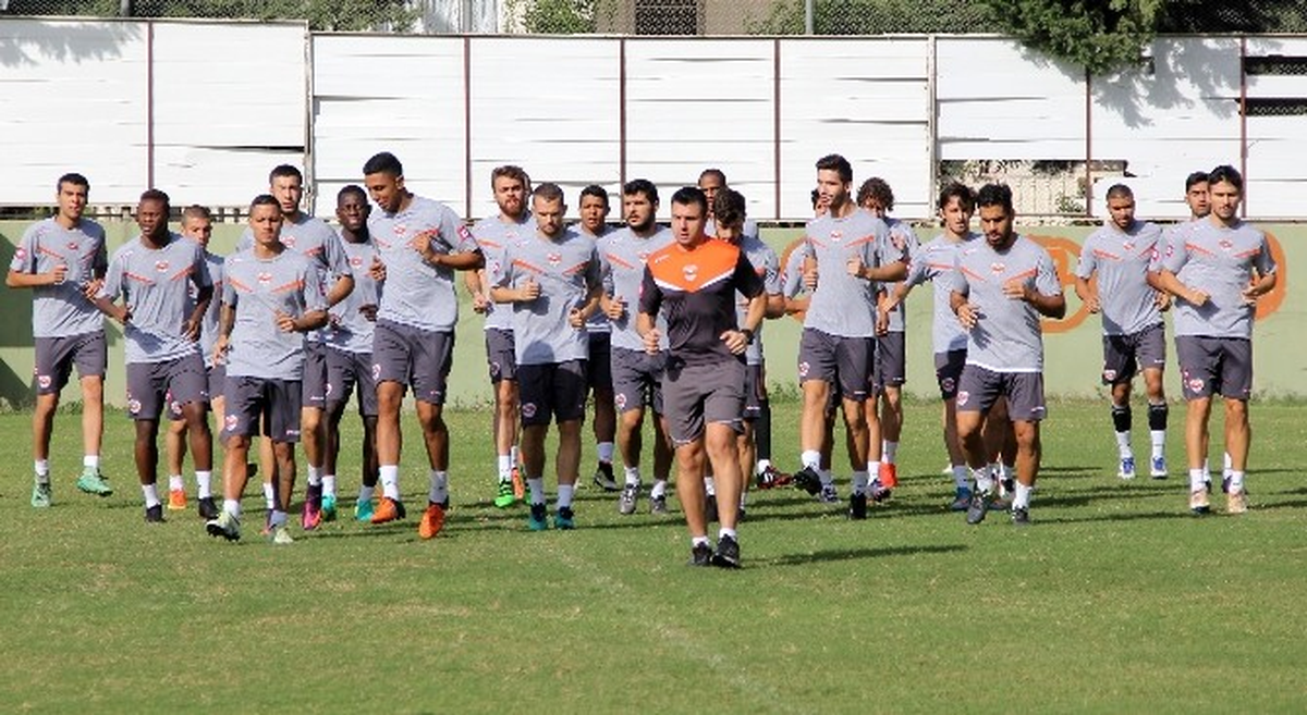 Adanaspor\'da Akhisar Belediyespor Maçı Hazırlıklar Sürüyor