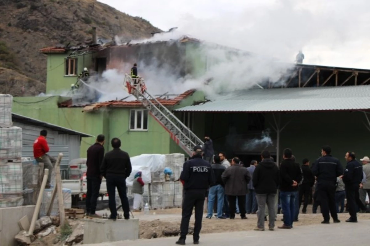Amasya\'da Soğuk Hava Deposunda Yangın
