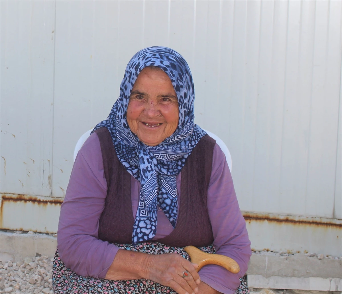 Antalya Büyükşehir Belediyesinden Yaşlı Kadına Yardım Eli