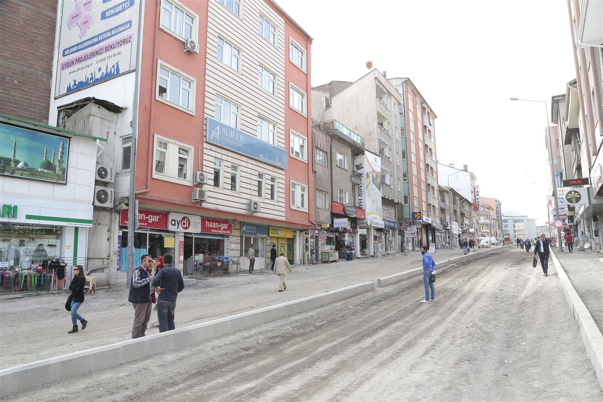 Atatürk Bulvarında Alt Yapı Çalışmaları Tamamlanıyor