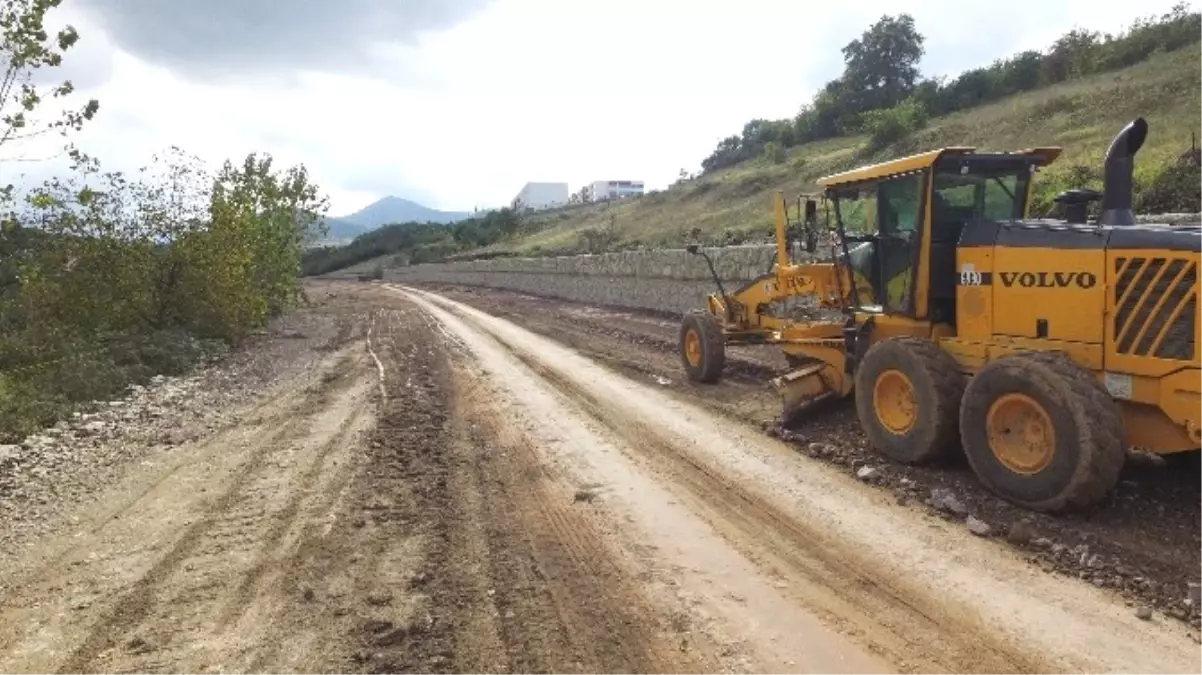 Başiskele\'de Yeni ve Güvenli Yollar İnşa Ediliyor