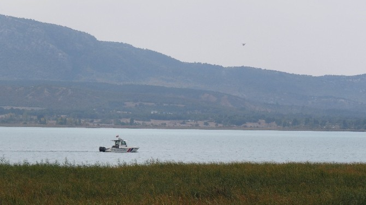 Beyşehir Gölü\'nde Elektro Şokla Avlanmaya Droneli Operasyon