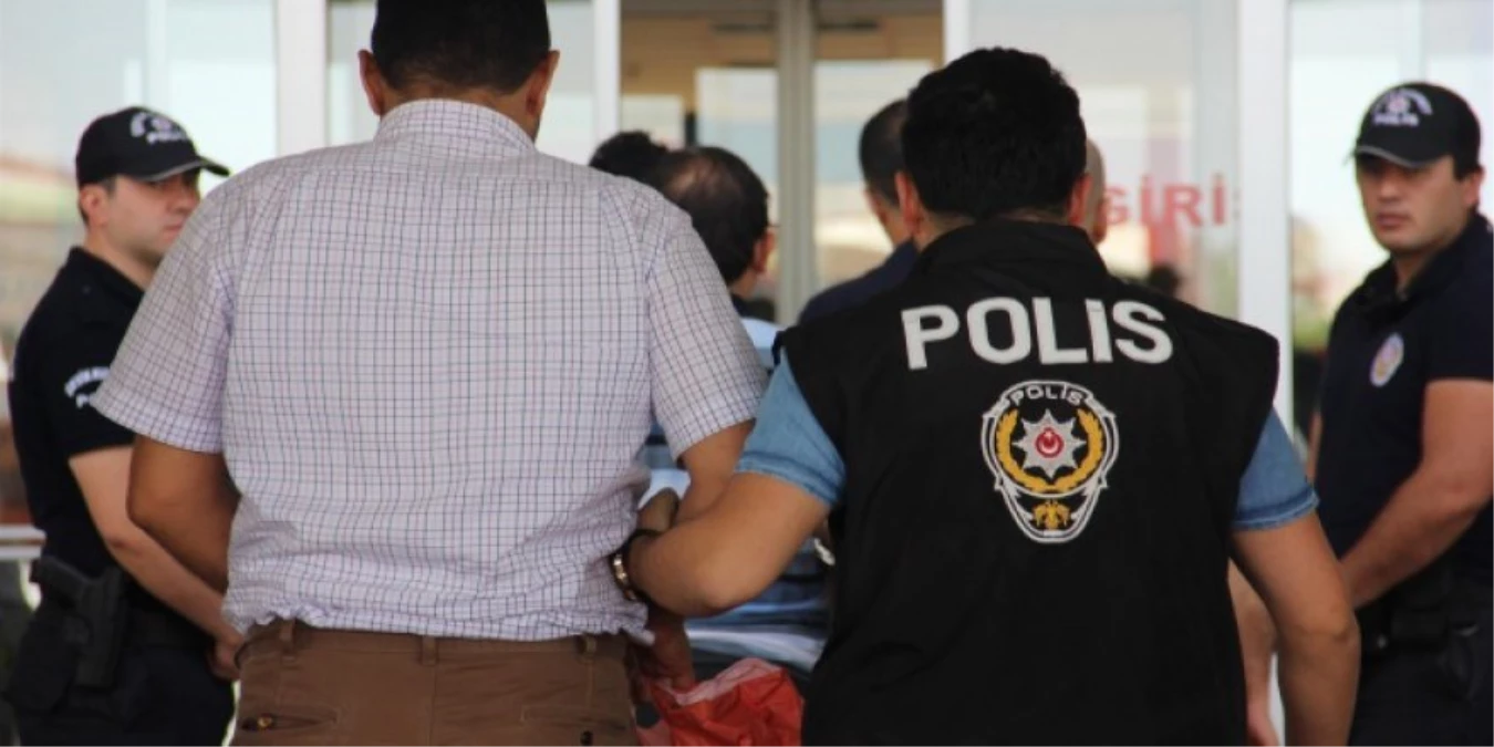 Bursa\'da Adliyeye Fetö Operasyonu: 18 Gözaltı