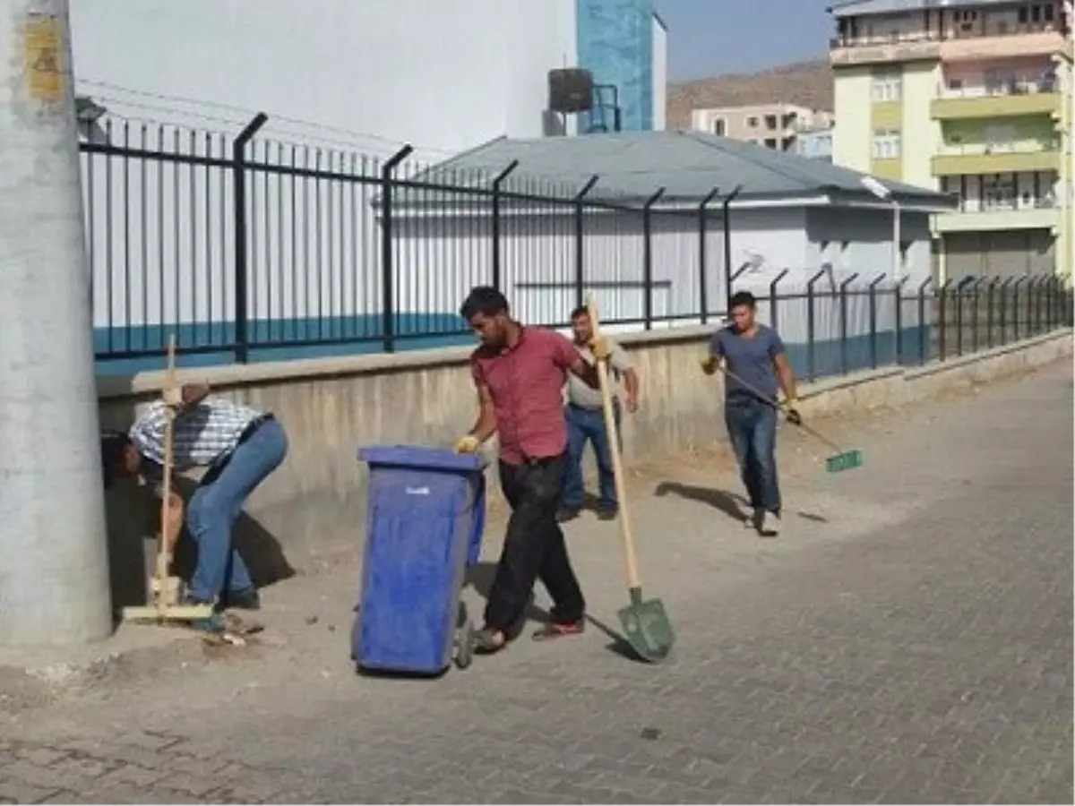 Cadde ve Sokaklar Yıkanıyor