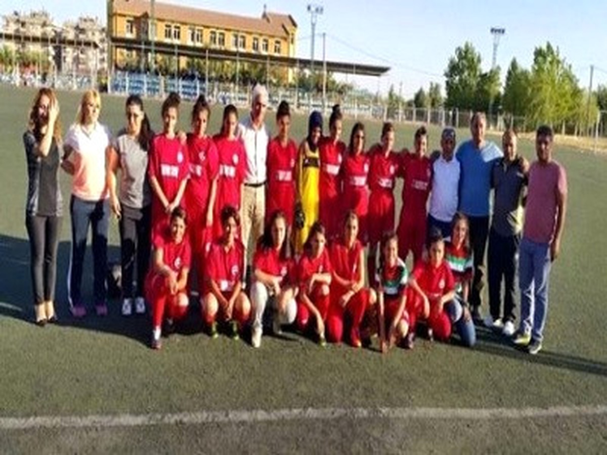 Diyarbekirspor\'dan Kadın Futbolcu Transferi