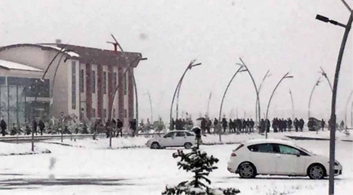 Doğuya Kış Geldi, Kars Kent Merkezi 10 Santim Kar Altında