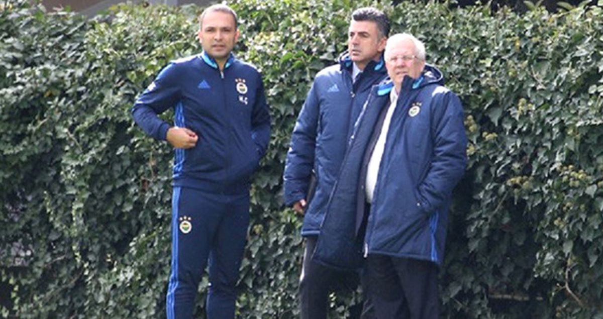 Fenerbahçe Başkanı Aziz Yıldırım, Takımın Antrenmanını İzledi