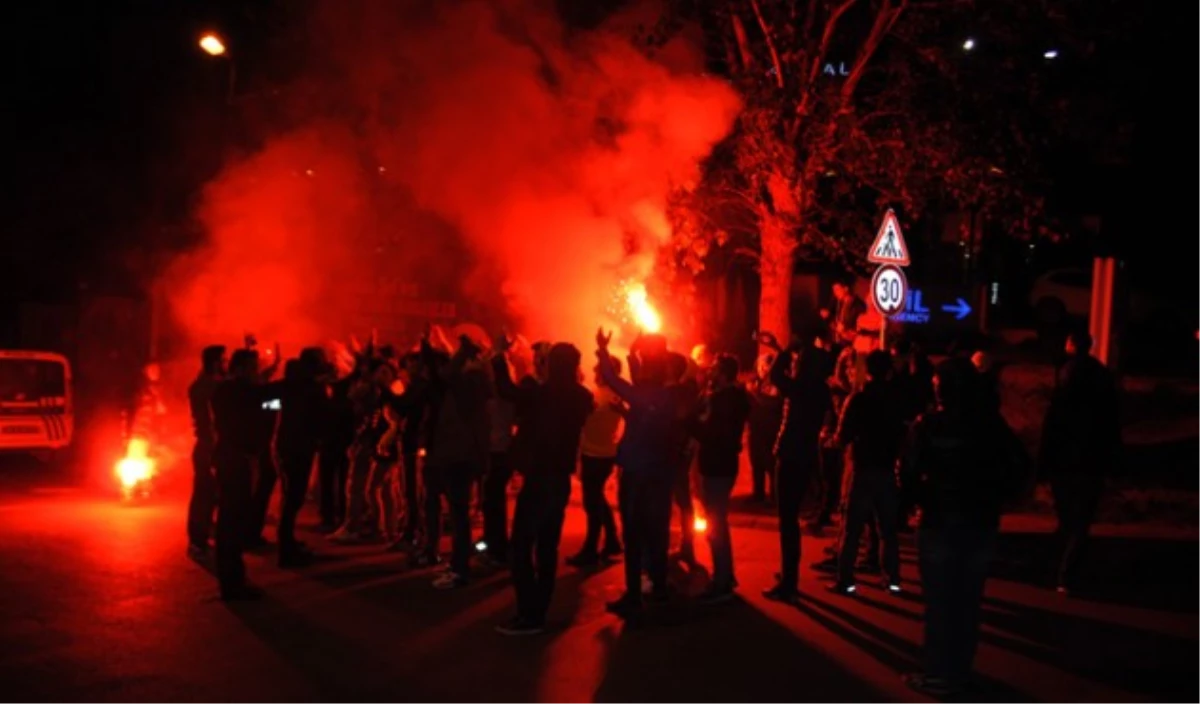 Fenerbahçe Taraftarından Protesto