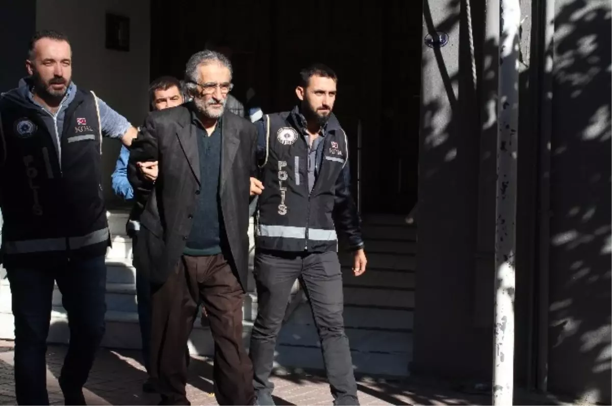 Fetullah Gülen\'in Kardeşi Adliyeye Sevk Edildi