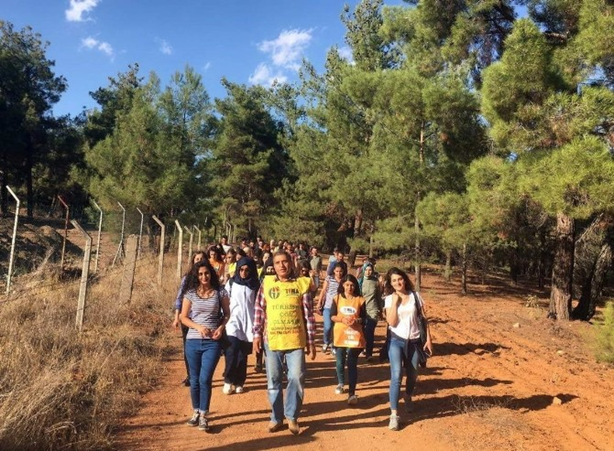 Gaün\'de "Doğayı Seviyorum Kampüsü Keşfediyorum" Yürüyüşü
