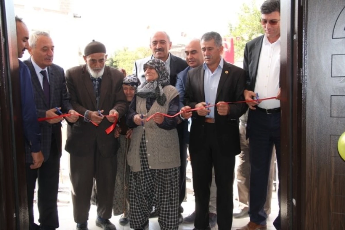 İncesu Belediye Başkanı Zekeriya Karayol, Avşar Mahallesi\'ndeki Sosyal Tesisin Açılışını Yaptı