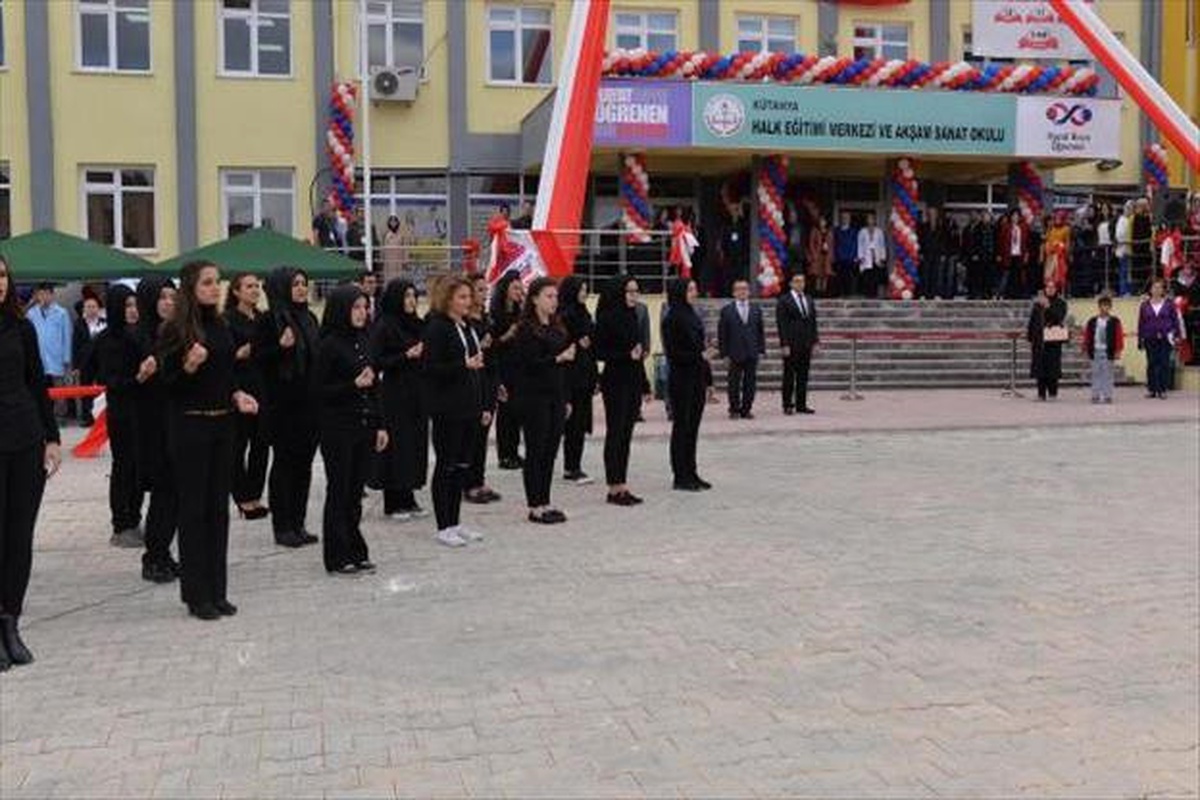 İstiklal Marşı\'nı İşaret Diliyle Okudular