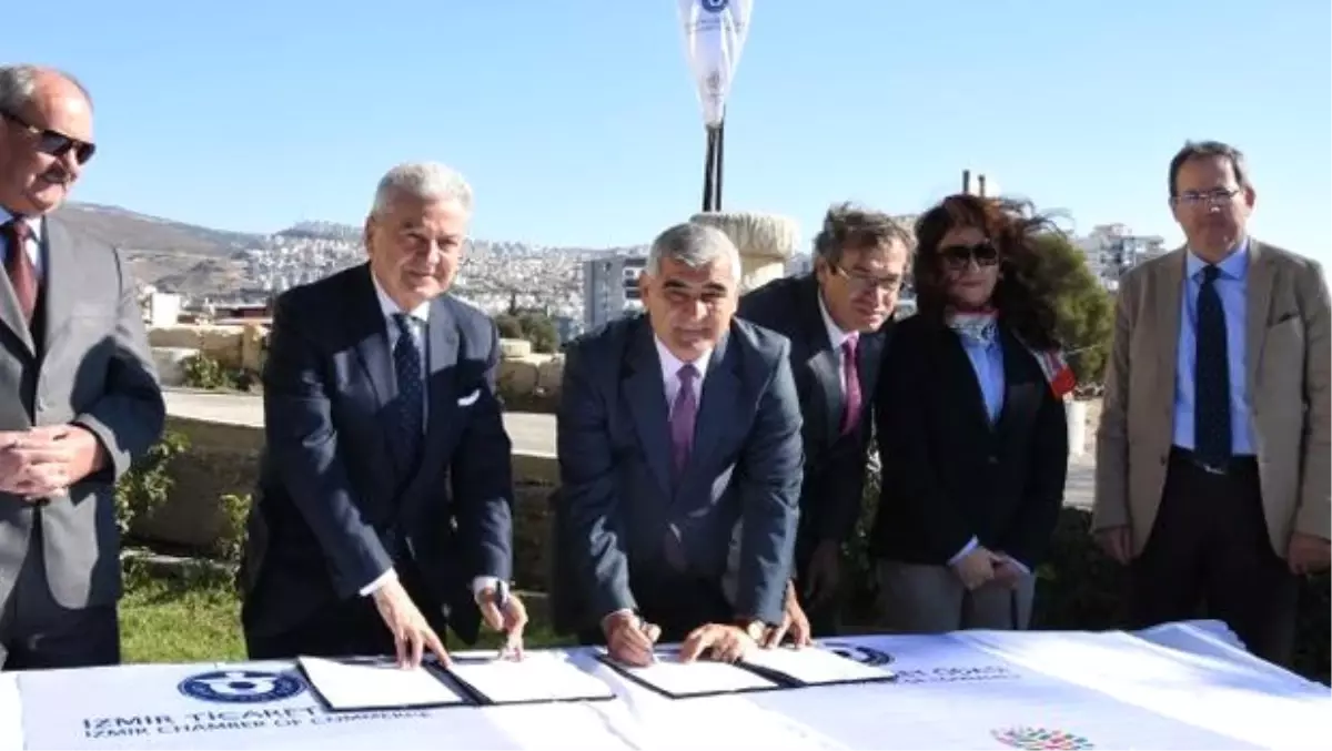İzmir\'deki Smyrna Kazılarına Sponsor Desteği