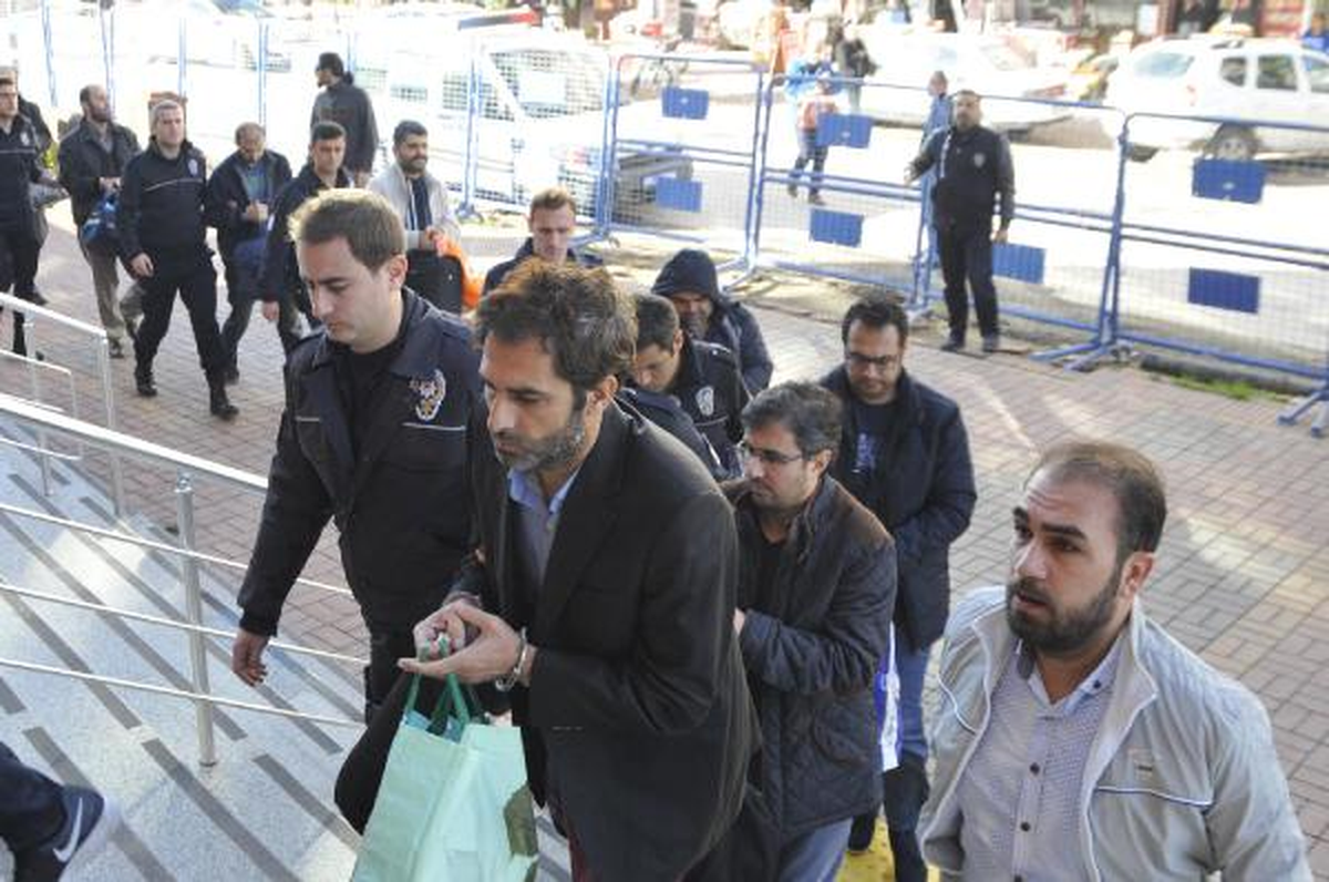 İzmit\'te 12 Memur Adliyeye Sevk Edildi