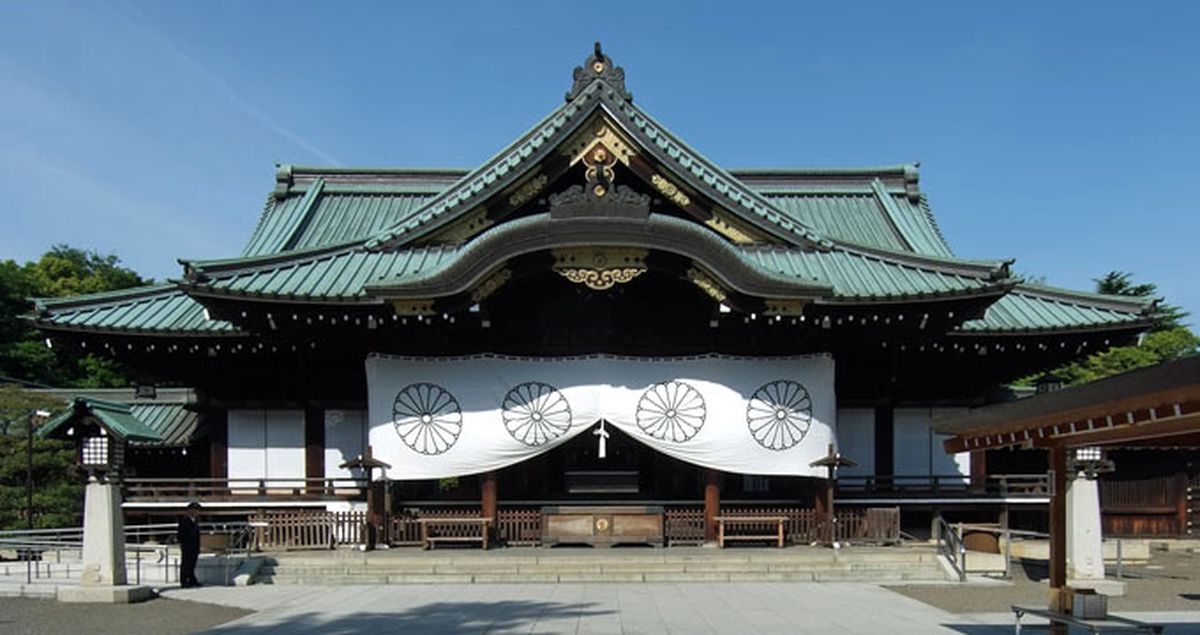 Japon Milletvekilleri Tartışmalı Yasukuni Tapınağı'nı Ziyaret Etti