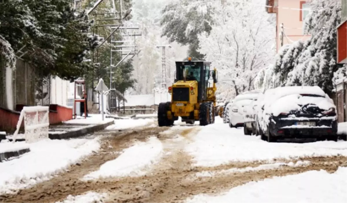 Kar Kalınlığı 15 Santimetreye Ulaştı