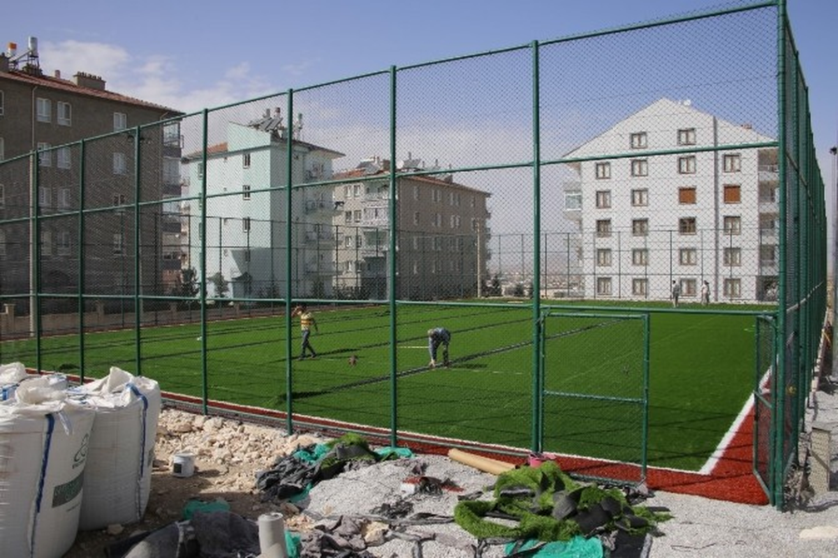 Karaman\'da Yeni Semt Sahaları Tamamlanıyor
