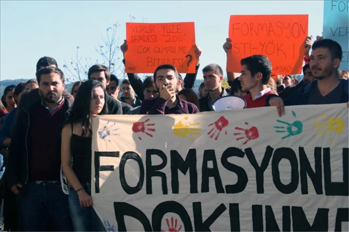 Üniversite Öğrencilerinden "Formasyon" Talebi