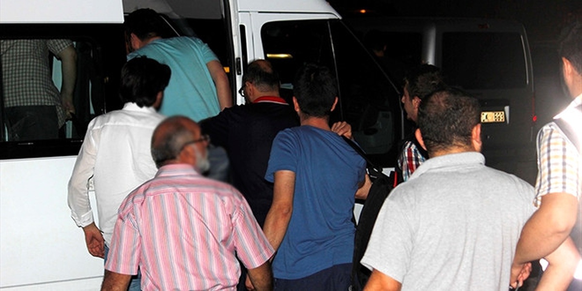 Uşak\'ta Fetö\'den 21 Kişi Adliyede