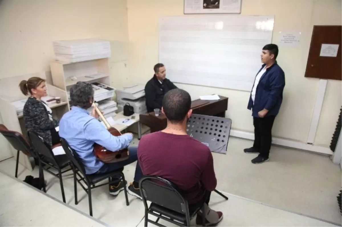 Yunus Emre Çok Sesli Müzik Korosu\'nun Yeni Üyeleri Seçildi