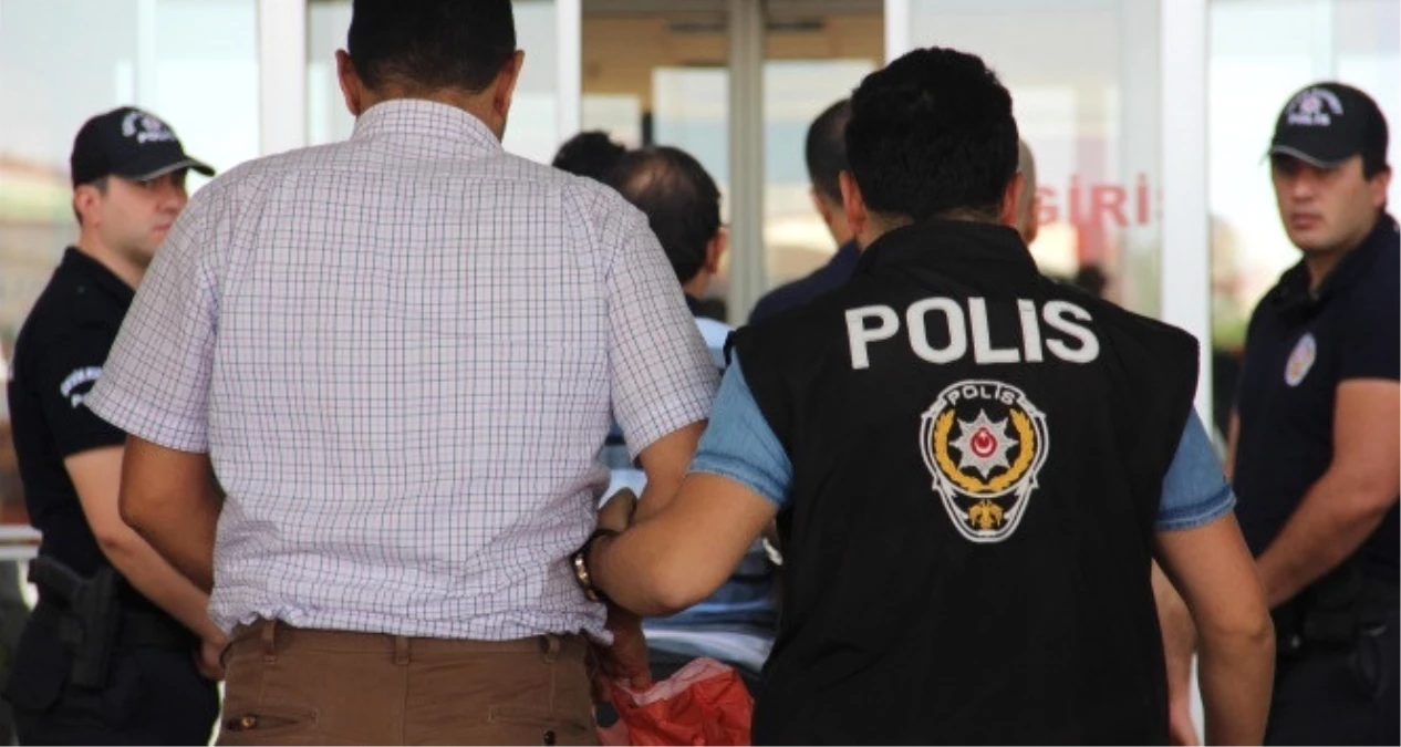 Alanya Cezaevi İkinci Müdürü Fetö\'den Gözaltına Alındı (2)