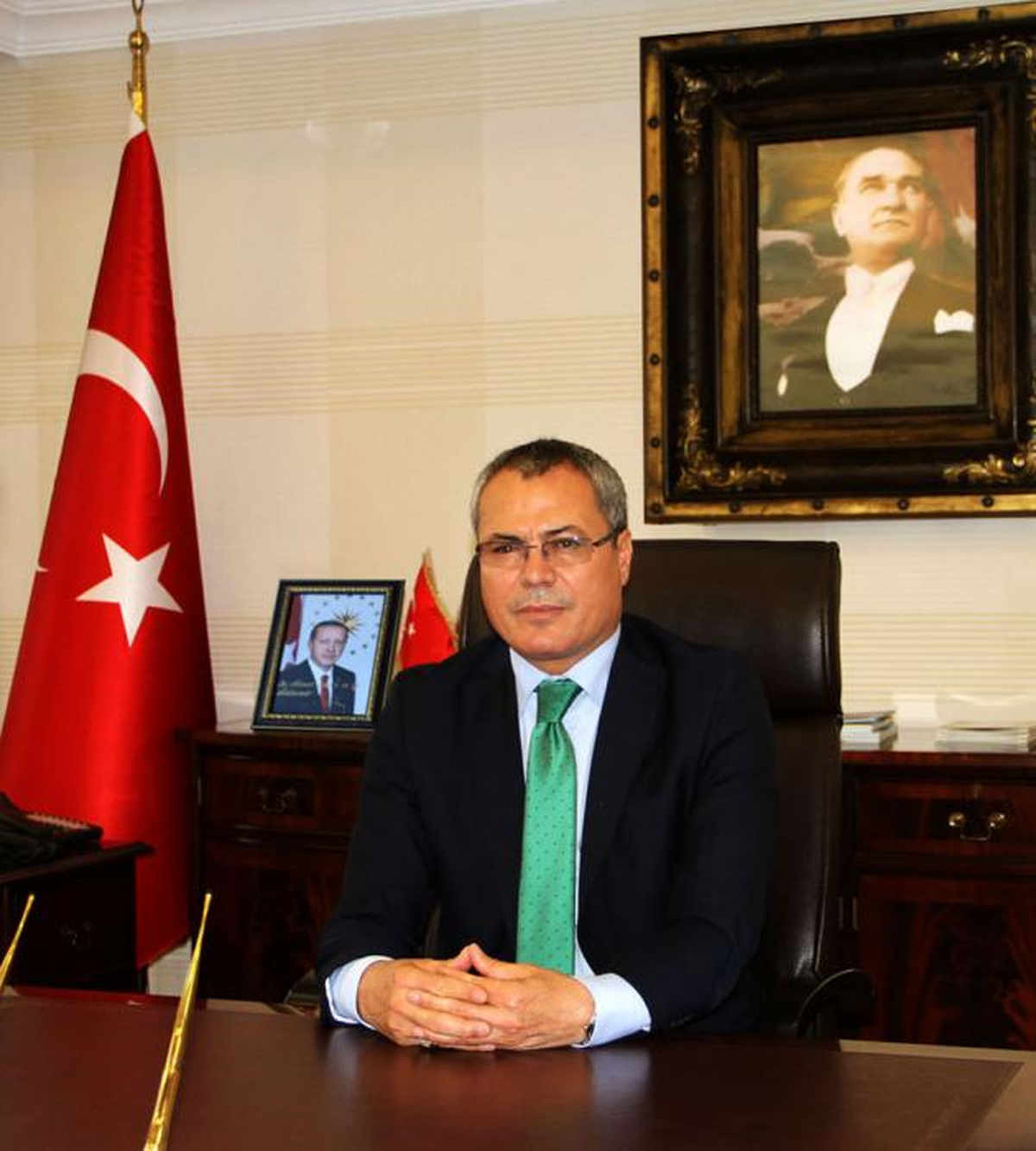 Batman Valisi Deniz, Muhtarlar Günü Mesajı Yayınladı