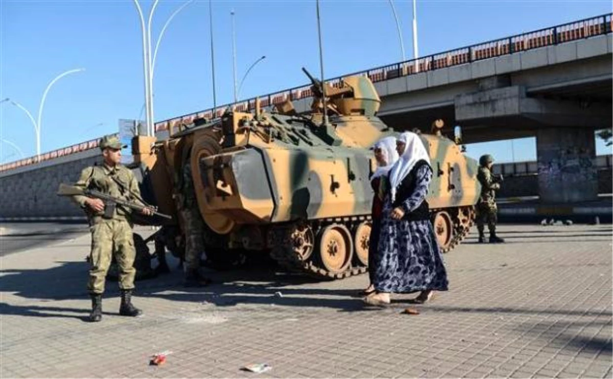 Diyarbakır\'da 15 Mahalledeki Sokağa Çıkma Yasağı Kaldırıldı