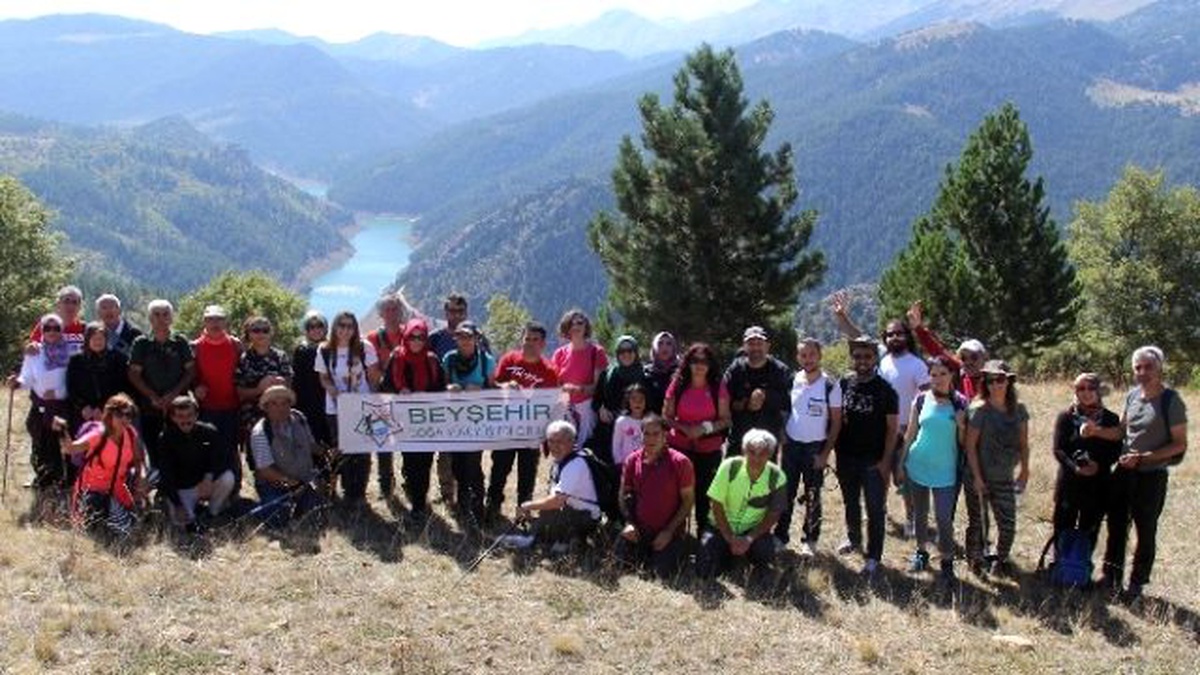 Beyşehir\'de Doğaseverlerden Yürüyüş Etkinliği