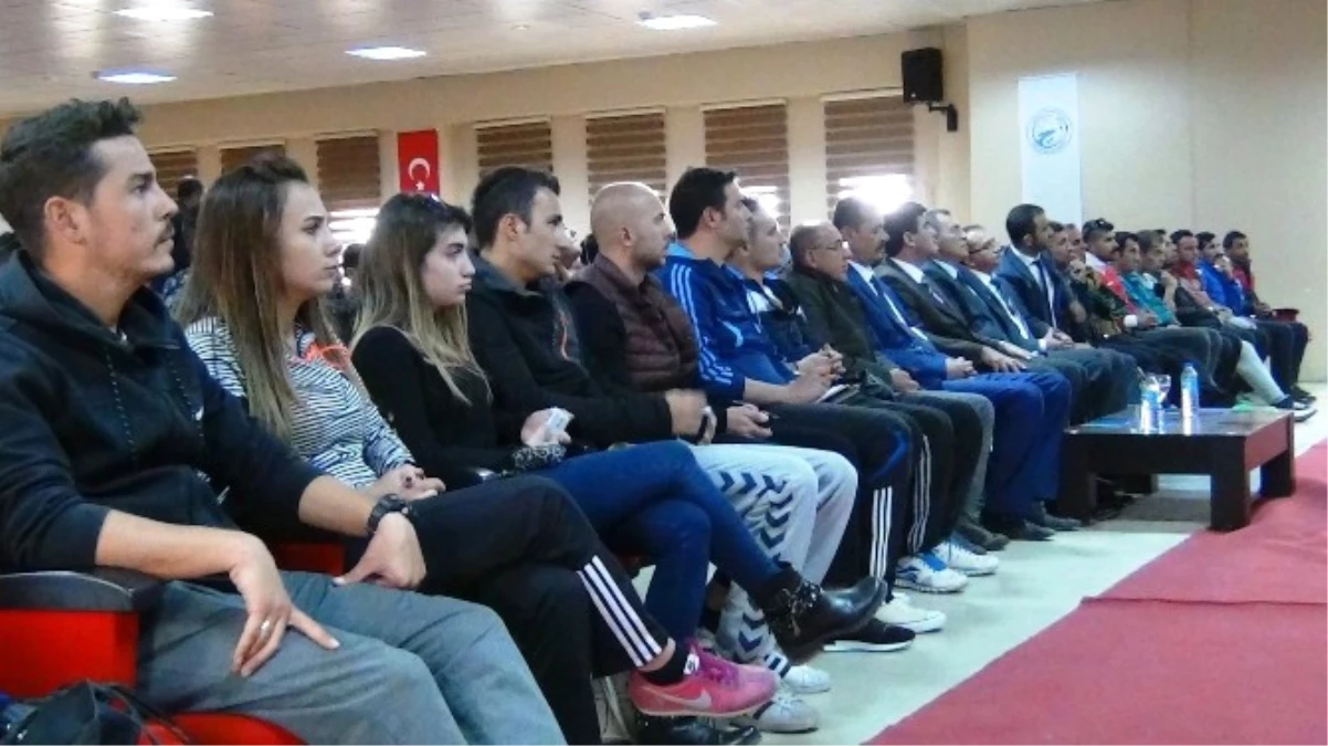 Erciş\'te Okul Sporları Toplantısı Yapıldı