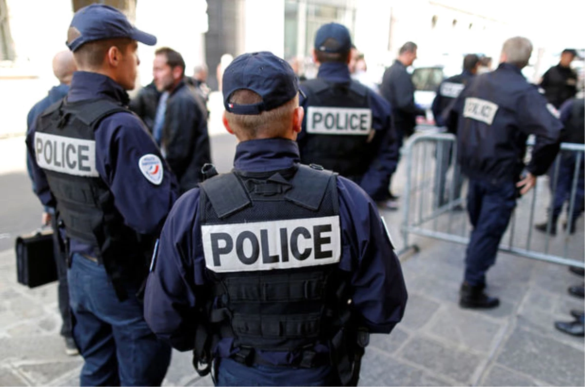 Fransa\'da Polisin İzinsiz Gösterileri