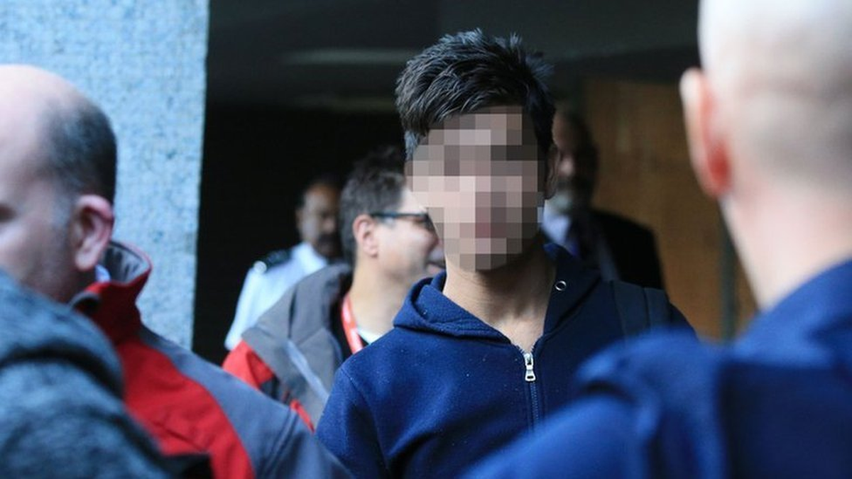 İngiltere\'de Göçmen Çocuklara Diş Kontrolü Önerisine Tepki