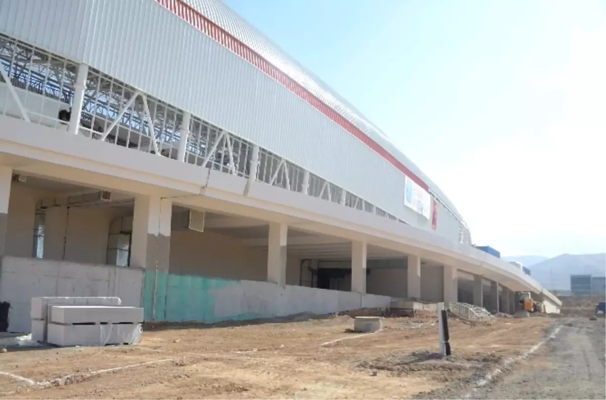 Malatya Arena\'da Rulo Çim Serimi Bu Ay İçerisinde Yapılacak