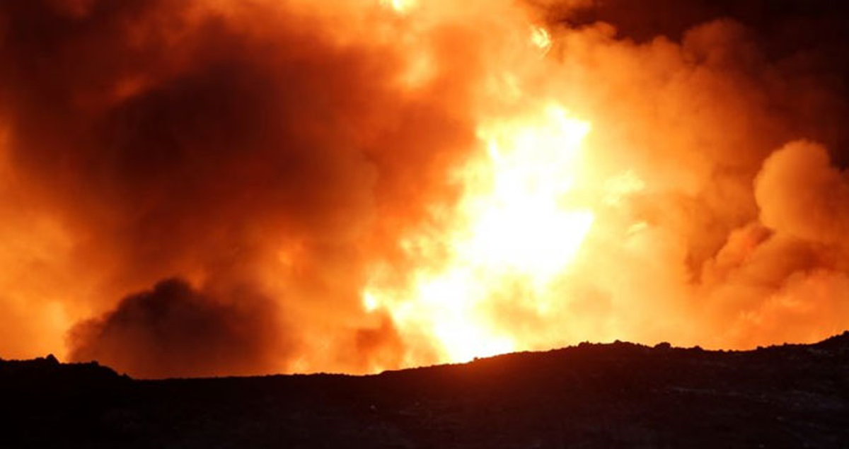 Musul'da Dehşete Düşüren Görüntü! IŞİD Kayyara'da Petrol Kuyularını Ateşe Verdi