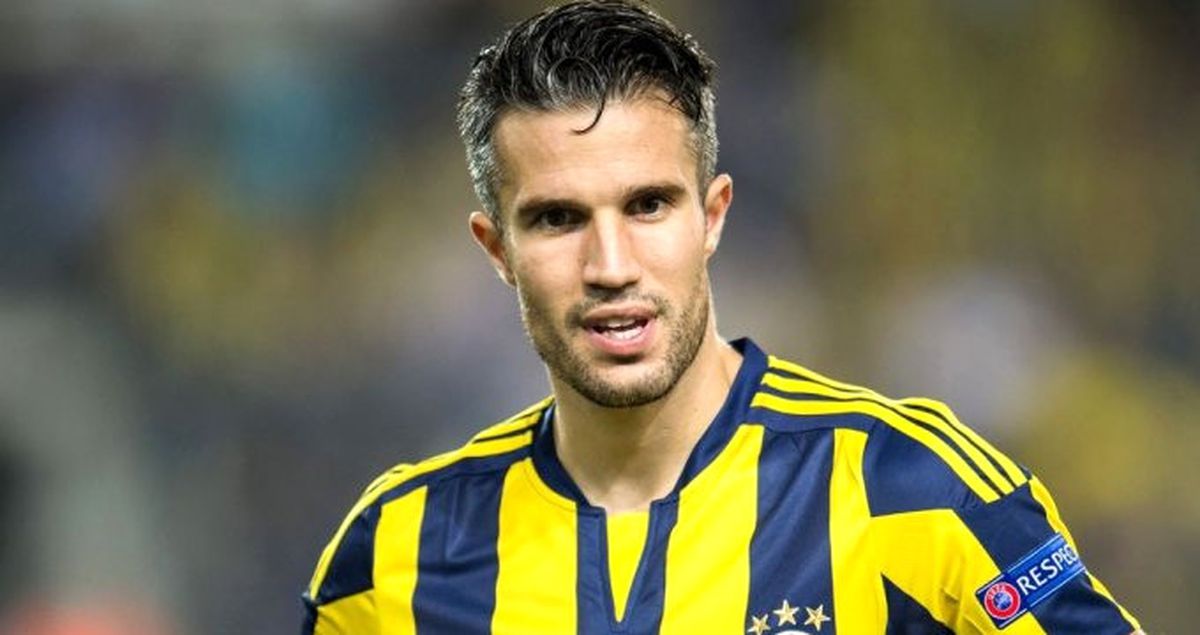 Robin van Persie yi 2 İngiliz Takımı İzleyecek