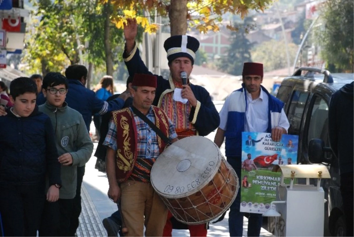 Tokat Caddelerinde Güreşlere Tellalı Davet