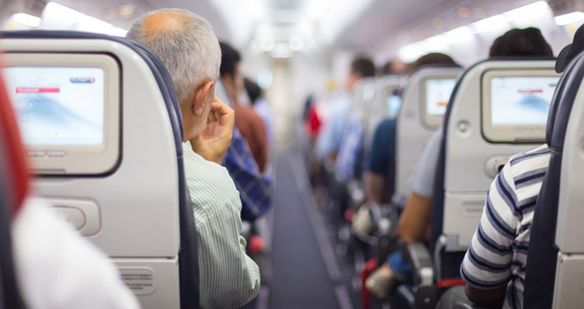 Uçakta Müslüman Kadının Başörtüsünü Çıkaran Yolcuya Ceza Verildi