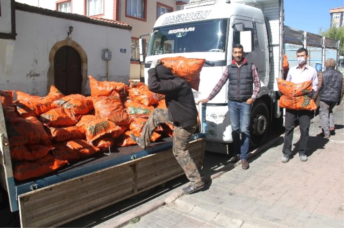 Yozgat\'ta Havalar Soğudu Kömür Satışları Arttı