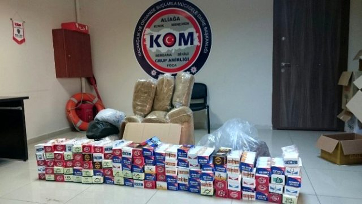 İzmir\'de Kaçak Sigara Operasyonu
