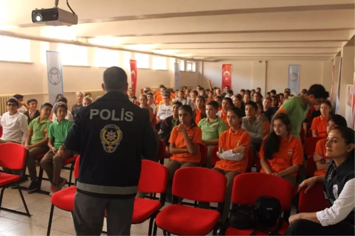 Anlat Bana Polis Amca Projesi