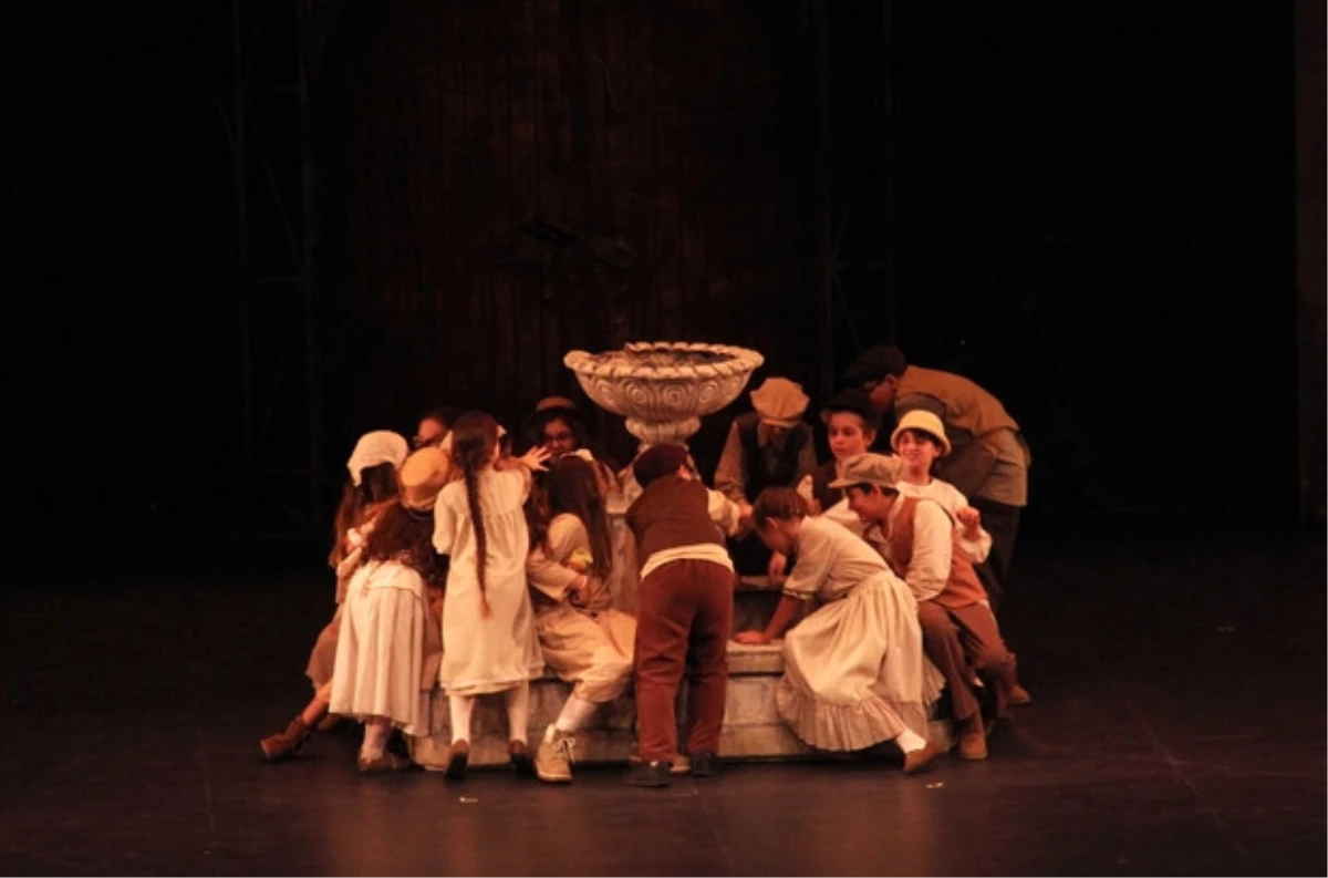Antdob\'da "Carmen" Operası Sahnelendi