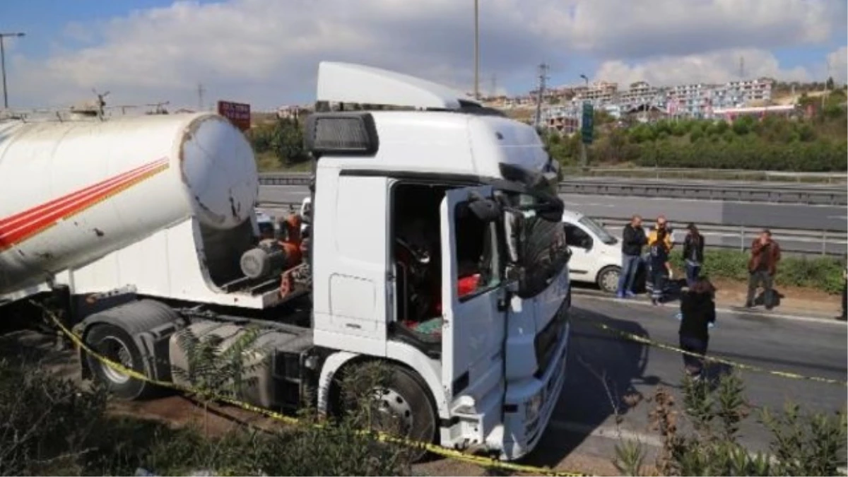 Araç Takip Sisteminde Hareket Etmediği Görülen Tankerin Sürücüsü Ölü Bulundu