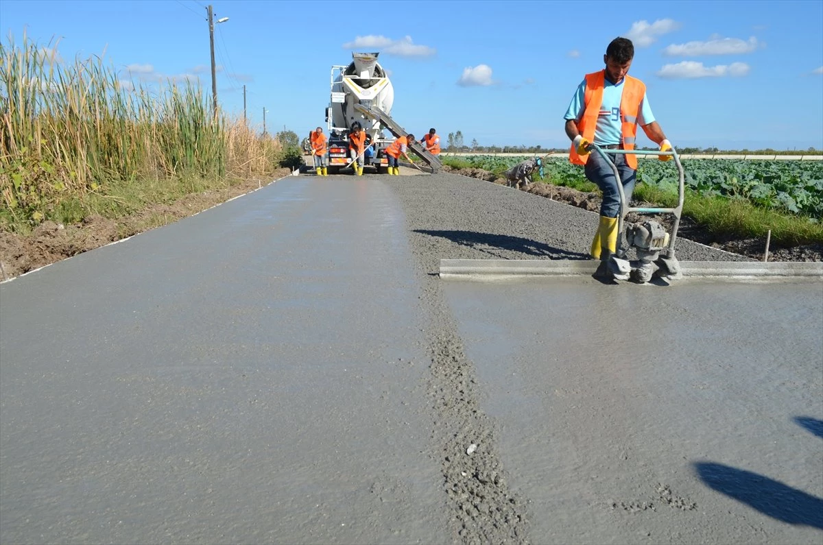 Bafra\'da Beton Yol Yapımı Çalışmaları