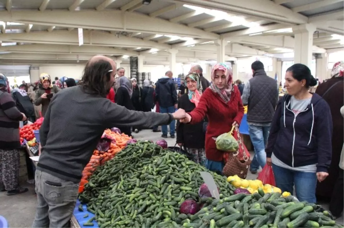 Bilecik\'te Pazar Tezgahlarında Son Turşuluklar