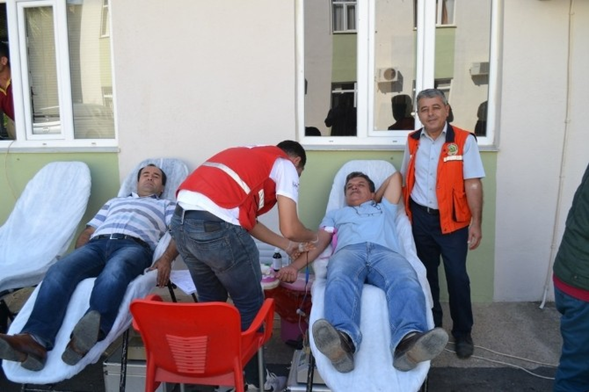 Bozyazı\'da Orman Personeli Kan Bağışında Bulundu