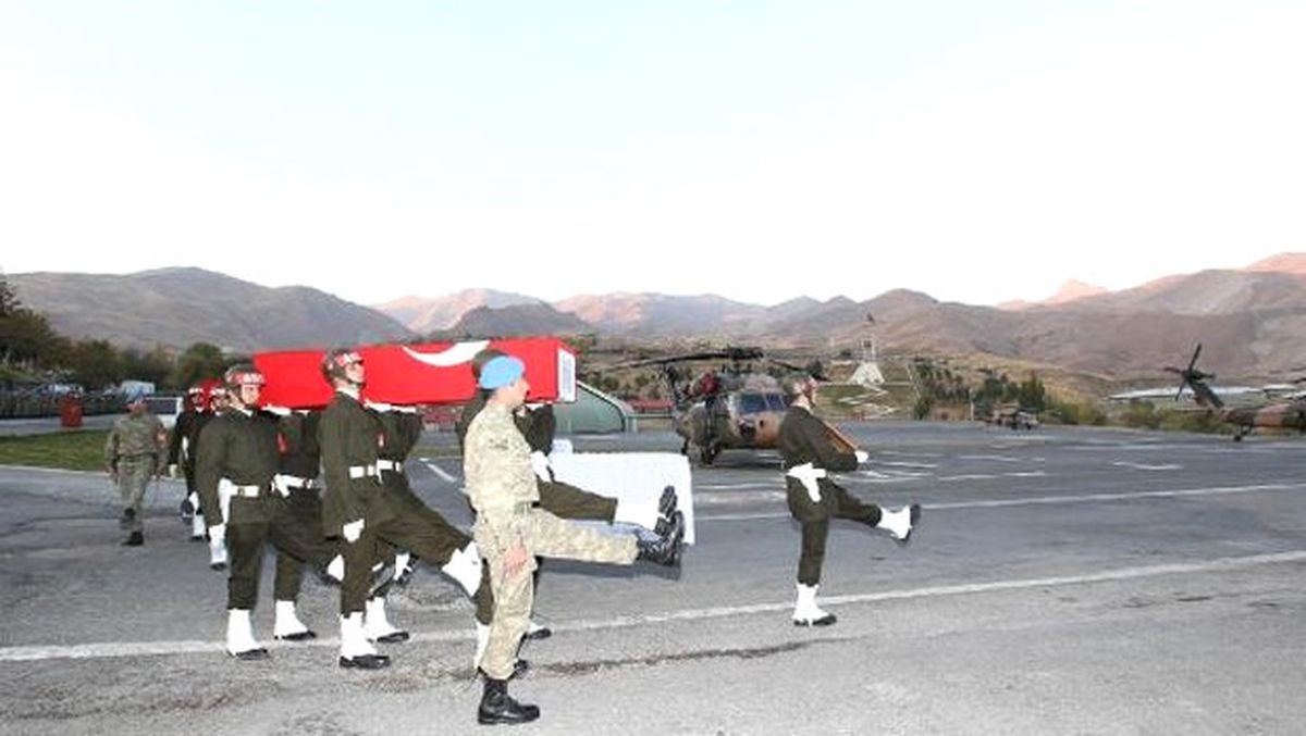 Çukurca\'da PKK\'ya Ağır Darbe; 2 Asker Şehit Oldu, 21 Terörist Öldürüldü (3)