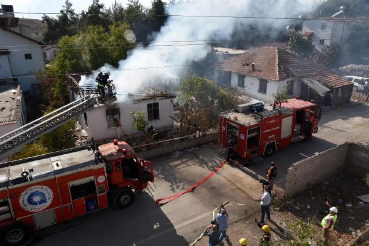 Deprem Tatbikatını Gerçek Gibi Yaşadı