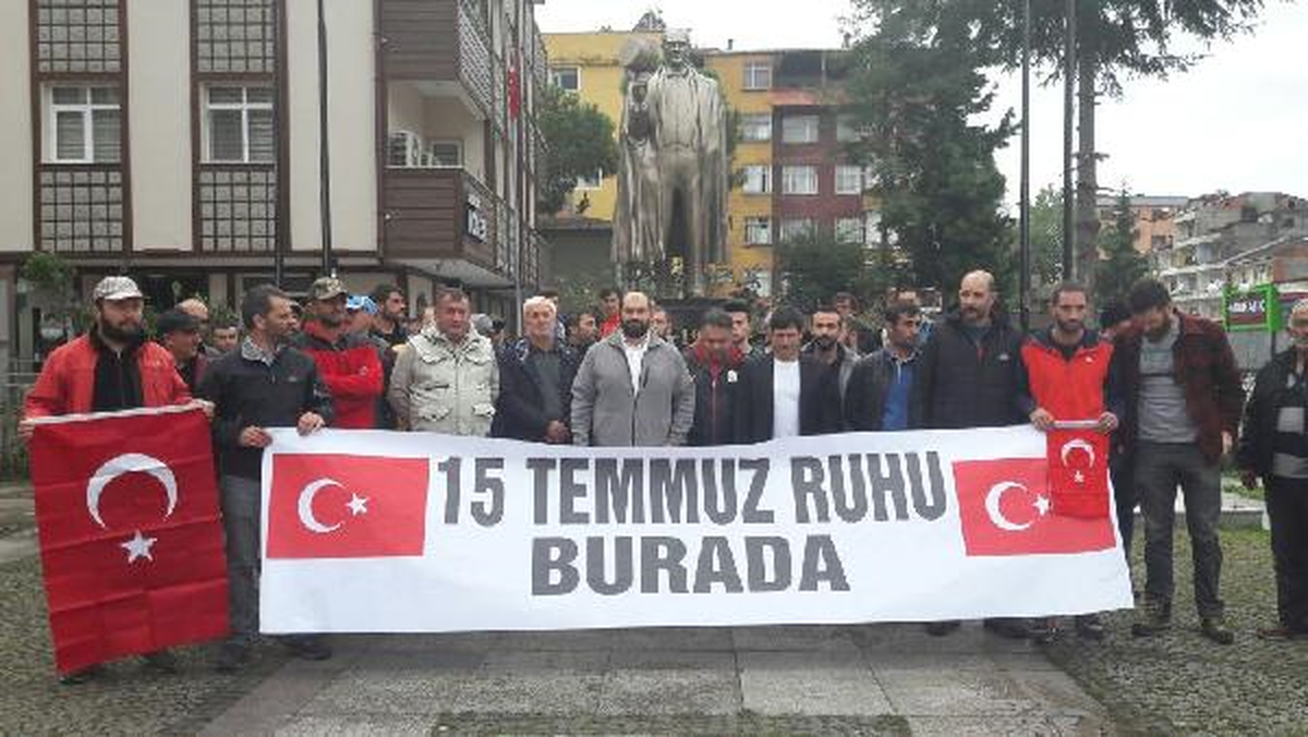 Fırtına Vadisi\'nde Ruhsatsız İşletmeleri Mühürlenendi, Sahipleri Eylem Yaptı